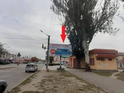 Billboard A in Krivy Rig, 3x6  Metalurgiv av., 24 - Sobornosti (kol. Kosiora) st., vhid do parku Hmel'nic'kogo, u bik Krivorizstali (kol. Ordzonikidze) st. Photo 1