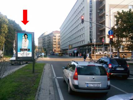 Scrolller, Scroll A in Lviv, 1.8x1.2  Cornovola av., 9 / Zernova st., rozdil'nik, bila gotelu "L'viv", na svitlofori, v centr - 470867 Photo 1