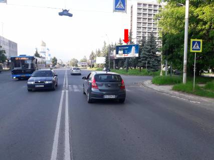 Prismatron, Prism  in Uzhgorod, 3x6  Minajs'ka st. / Pestela st., bila uvelirnogo magazinu "Samocviti" - 448763 Photo 1