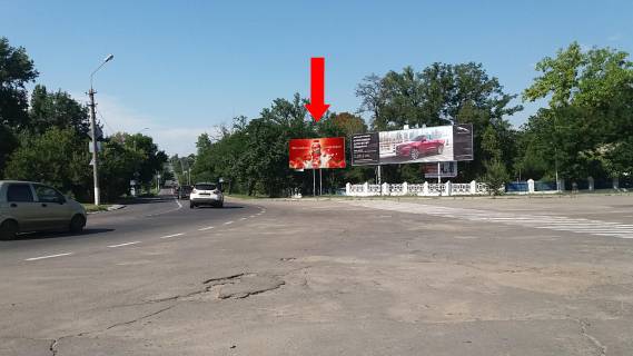 Billboard A in Mykolaiv, 3x6  Bogoavlens'kij av. (kol. Zovtnevij av.) / Torgova st., bila parku "Molodiznij", v centr Photo 1