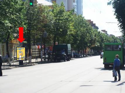 Citylight B in Zhytomyr, 1.8x1.2  Kiivs'ka st., 62 / Hlibna st., bila magazinu "Zitomirs'ki lasosi", na svitlofori Photo 1