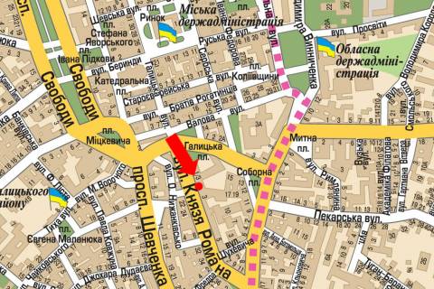 Citylight B in Lviv, 1.8x1.2  Knaza Romana st., 1, bila Platinum Bank, gotelu "Swiss" scheme