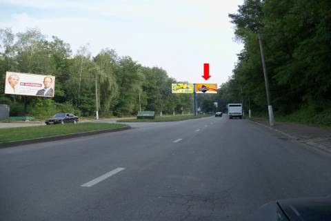 Billboard A in Chernivtsi, 3x6  Izmajlivs'ka st., bila rinku "Kalinovs'kij", rozdil'nik, v centr Photo 1
