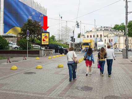 Citylight  in Kyiv, 1.8x1.2  Hresatik st., 4, v bik Volodimirs'kogo uzvozu Photo 1