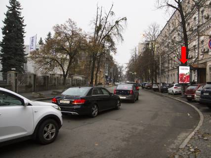 Citylight  in Kyiv, 1.8x1.2  Klovs'kij uzviz 29/3 - Fortecnij prov., v storonu st. Instituts'koi Photo 1