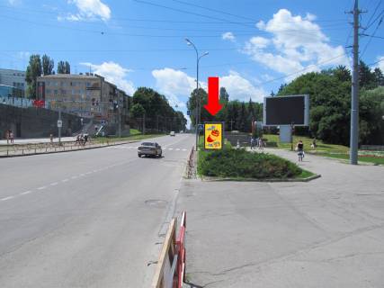 Citylight A in Vinnytsia, 1.8x1.2  Soborna st. / Pirogova st. / Gagarina pl., bila univermagu "Vinnic'kij", central'nogo parku, v bik Hmel'nic'kogo sose Photo 1