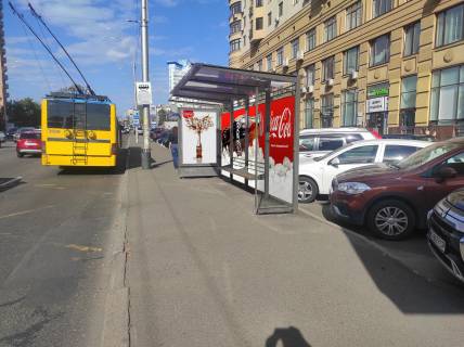 Non-Standard A in Kyiv, 2x5.52  Чорновола вул., зупинка "вул. Златоустівська", (S повне бренд. = внутр. 10,56 м2 + зовн. 11,12 м2 + сіті 4,32 м2) Photo 1