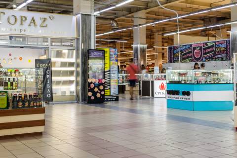 Video Billboard A in Krivy Rig Lermontova st., 37, TC "VICTORY PLAZA", videostojka, prajs za rolik 10 sek, 168 vyhodov c 8:00 do 22:00. Rasscet drugih parametrov utocnajte u menedzera. - 292403 Photo 1