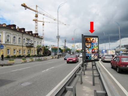 Video Billboard A in Kyiv, 1.8x1.2  Набережно-Хрещатицька вул., 19/21, на р/п, (6-1), у бік Гаванського мосту - 583657 Photo 1