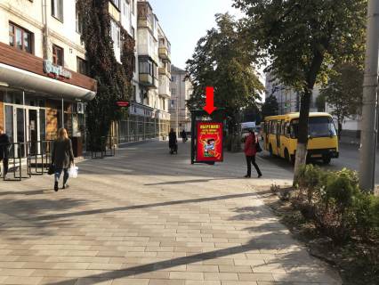 Citylight B in Zhytomyr, 1.8x1.2  Kiivs'ka st., 17, zupinka kinoteatr <<Ukraina>>, z centru Photo 1