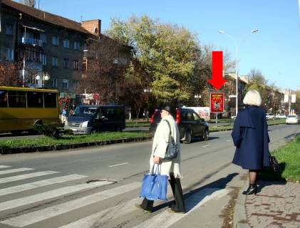 Citylight A in Uzhgorod, 1.8x1.2  Svobodi av. / Zan'kovec'koi st., Kirila i Mefodia pl., rozdil'nik Photo 1