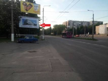 Billboard A in Kremenchuk Ukrainki av. (kolis. 50-rokiv. Oktabra Pr.) - Geroiv Ukraini st., niznij Photo 1