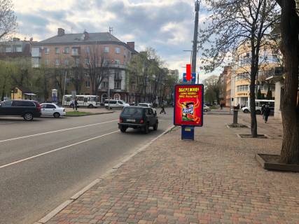 Citylight  in Cherkasy, 1.8x1.2  Hresatik st., bila muzeu im. Sevcenka, z boku TRC "Hresatik-siti" Photo 1