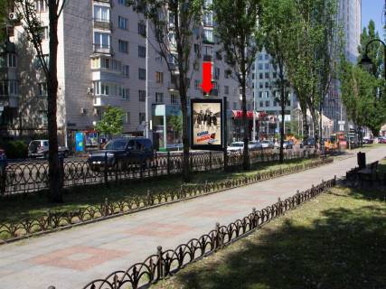 Citylight  in Kyiv, 1.8x1.2  Ukrainki bst., 2 / st. Gospital'na, v storonu st. Hresatik Photo 1