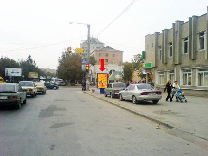 Citylight  in Kam'yanets-Podilsky, 1.8x1.2  Grusevs'kogo av. / Knaziv Koriatoviciv st., bila Osadbanku Photo 1