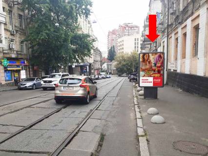 Citylight A in Kyiv, 1.8x1.2  Dmitrivs'ka st., 39 - st. Pavlovs'ka, na svitlofori, v storonu Cirku Photo 1