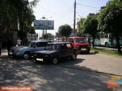 Billboard B in Chernivtsi Golovna st. - Nezaleznosti av., z centru Photo 1