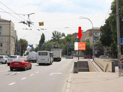Video Billboard A in Kyiv, 2.3x3.14  Теліги вул., 13/14 - вул. Дорогожицька, на світлофорі, в сторону ст. м. "Шулявська" - 583388 Photo 1