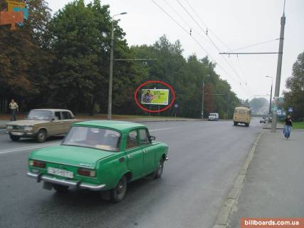 Billboard B in Ternopil Banderi av., bila parku Nacional'nogo vidrodzenna Photo 1