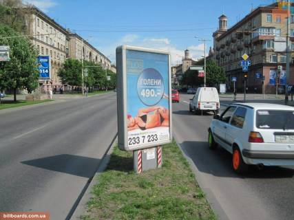 Citylight A in Zaporizhzhya Sobornij av. (kolis. Lenina av.) / Miru st. / Goncarenka st. (kolis. Panfilovciv st.), rozdil'nik, do vokzalu Photo 1