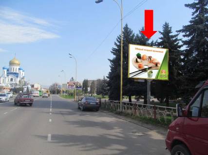 Billboard A in Uzhgorod, 3x4  Minajs'ka st. / Kirila i Mefodia pl., bila gotelu "Zakarpatta-Inturist", v centr Photo 1