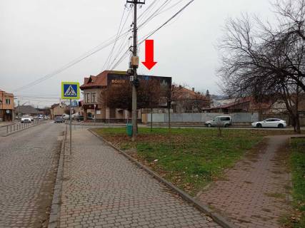 Billboard A in Mukachevo, 3x6  Duhnovica st. / Mudrogo st. (kol. Cervonoznamenna st.), na svitlofori, centr Photo 1