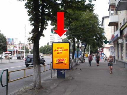 Citylight  in Zhytomyr, 1.8x1.2  Kiivs'ka st., 62 / Hlibna st., bila magazinu "Zitomirs'ki lasosi", na svitlofori Photo 1