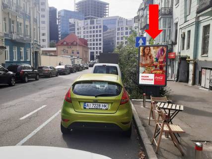 Citylight A in Kyiv, 1.8x1.2  Volodimirs'ka st., 92/39 / st. Zilans'ka, navproti restoranu "Sam's Steak House", u bik st. Korolenkivs'koi Photo 1