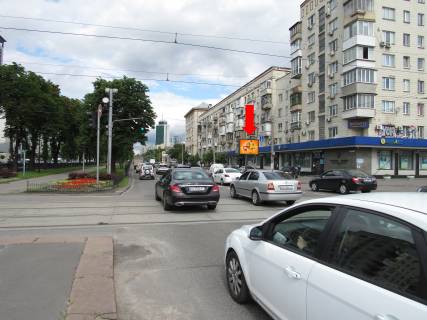 Video Billboard A in Kyiv, 2.3x3.14  Peremogi av., 2 - st. Bul'varno-Kudravs'ka, na svitlofori, v storonu Povitroflots'kogo mostu, (rolik 10 sek, 1 vihid/1,5 hvilini) - 449220 Photo 1