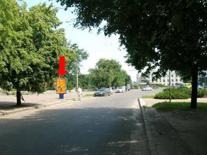 Citylight B in Cherkasy, 1.8x1.2  Sevcenka bst. / 700-ricca Cerkas pl., bila restoranu "Papa Karlo", z centru Photo 1