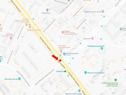 Scrolller, Scroll A in Kyiv, 1.8x1.2  Ukrainki bst., 24 / Almazova st. (kolis. Kutuzova st.), na svitlofori, do st. m. "Pecers'ka" - 470483 scheme
