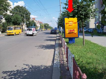 Citylight  in Ivano-Frankivsk, 1.8x1.2  Banderi st. / Nezaleznosti st. Photo 1