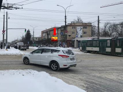 Scrolller, Scroll  in Zhytomyr, 2.3x3.14  Nebesnoi sotni st. (kol. Moskovs'ka st.) - st. Kiivs'ka, bila CUMu, Zitn'ogo rinku, na svitlofori - 446642 Photo 1