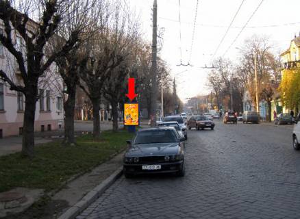 Citylight B in Chernivtsi, 1.8x1.2  Golovna st., 102 / Serbanuka st. (kol. Capaeva st.), v centr Photo 1