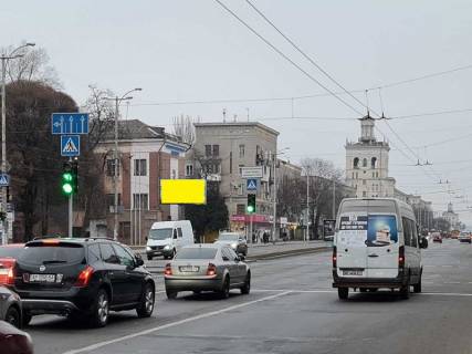 Video Billboard B in Zaporizhzhya Sobornyj av. (byvs. Lenina av.) - Dobrolubova st., prajs za translaciu rolika 10 sek 1 raz /2 min, kruglosutocno, krome tehniceskogo pereryva mezdu 3 i 4 casami noci. Proscet drugih konfiguracij utocnajte u menedzera - 300569 Photo 1