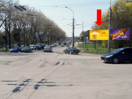 Billboard A in Ternopil, 3x6  Zluki av. / 15-go Kvitna st., bila TC "Mandarin", supermarketu "Sil'po", v centr, liva Photo 1