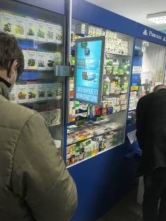 Video Billboard A in Baranivka Andriivs'ka st., 46a, apteka "Volin'farm", prajs za rolik 10 sek 1 vihid/5 hvilin, na dvostoronn'omu ekrani, vid 144 vihodiv na den'. Rozrahunok dla insih parametriv translacii utocnujte u menedzera. - 387826 Photo 1