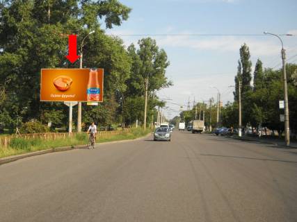Billboard B in Cherkasy, 3x6  Himikiv av. / Cornovola st. (kol. Engel'sa st.), z boku parku Himikiv Photo 1