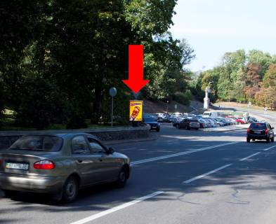 Citylight  in Kyiv, 1.8x1.2  Geroiv Krut st. / Dniprovs'kij uzviz, navproti cerkvi, z centru Photo 1