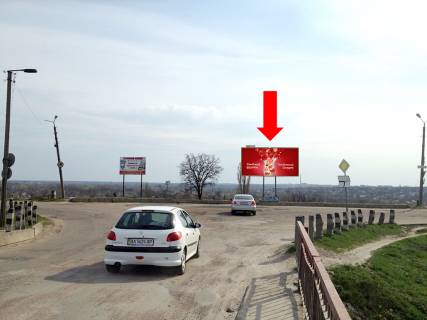 Billboard A in Oleksandria, 3x6  Pokrovs'ka pl. (kol. Kirova pl.) / Kremencuc'ke sose Photo 1