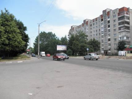 Billboard  in Ivano-Frankivsk, 3x6  Dovzenka st., 11 - Suhomlins'kogo st., v storonu Cornovola st. Photo 1