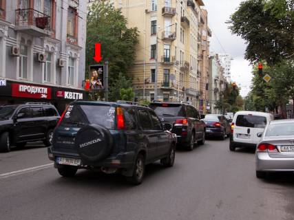 Citylight  in Kyiv, 1.8x1.2  V. Zitomirs'ka st. / Goncara st., na svitlofori, v storonu L'vivs'ka pl. Photo 1