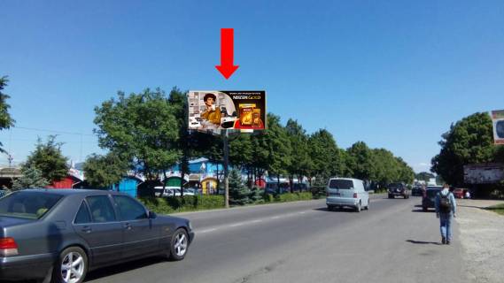Billboard B in Mukachevo, 3x6  Masarika st. (kol. Matrosova st.), bila vhodu na rinok, gipermarketu "Mivan", z centru Photo 1