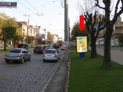 Citylight  in Chernivtsi, 1.8x1.2  Golovna st., 124, central'nij vhid fabriki "Impul's", z centru Photo 1