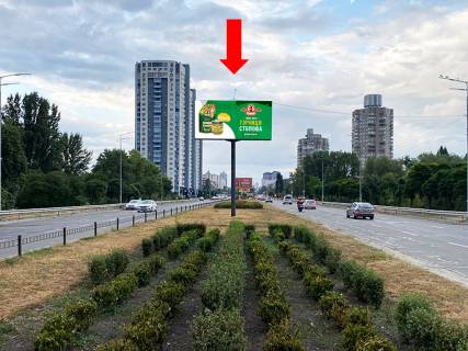 Video Billboard A in Kyiv, 3x6  Оболонський пр., роздільник, між ст.м. "Оболонь" і ст.м. "Почайна", в сторону ст. м. "Оболонь" - 583758 Photo 1