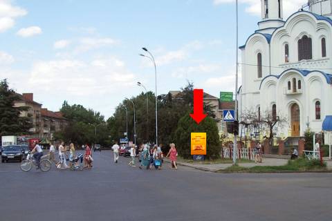 Citylight A in Uzhgorod, 1.8x1.2  Svobodi av. / Minajs'ka st., Kirila i Mefodia pl., bila cerkvi Photo 1