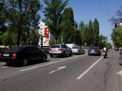 Scrolller, Scroll A in Kyiv, 1.8x1.2  Ukrainki bst., 13 / Novogospital'na st. (kolis. Sorsa prov.), na svitlofori, v storonu st. Hresatik - 470556 Photo 1