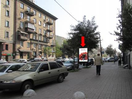Citylight B in Kyiv, 1.8x1.2  Saksagans'kogo st. 143, v storonu st. Petluri Photo 1