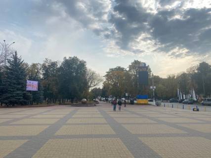 Video Billboard B in Pryluky Kiivs'ka st. - Central'na pl., prava storona plosi, prajs za rolik 10 sek 1 vihid / 2 hvilini, cilodobovo. Rozrahunok dla insih parametriv utocnujte u menedzera. - 295424 Photo 1
