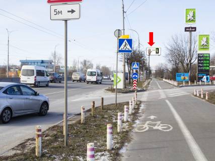 Prismatron, Prism  in Kyiv, 3x6  Suhevica av. (kolis. Vatutina av.) 5, bila AZS "Okko", navproti TRC Sky mall, v bik Pivnicnogo mostu, av. Banderi - 446004 Photo 1